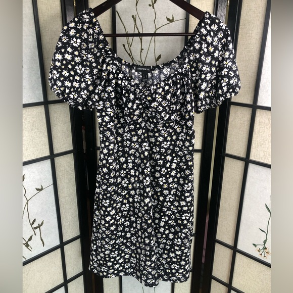 4 for 25$ Floral Summer Dress with little Shoulder Sleeve. Size Large - Picture 1 of 5